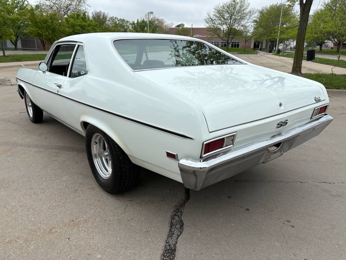 Chevrolet-Nova-1969-white-3