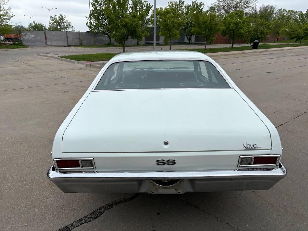 Chevrolet-Nova-1969-white-4