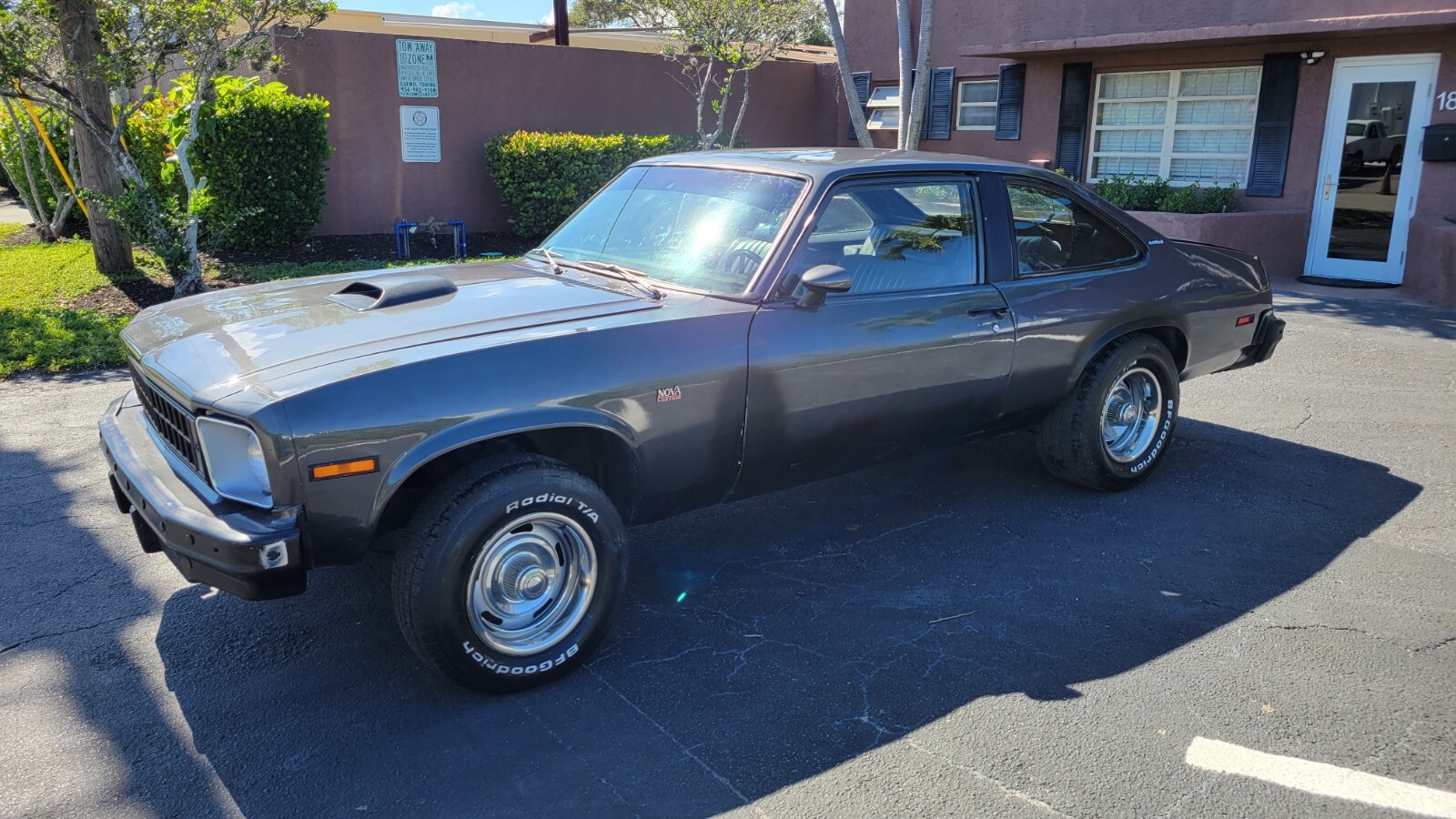 Chevrolet-Nova-1975-Coupe-3
