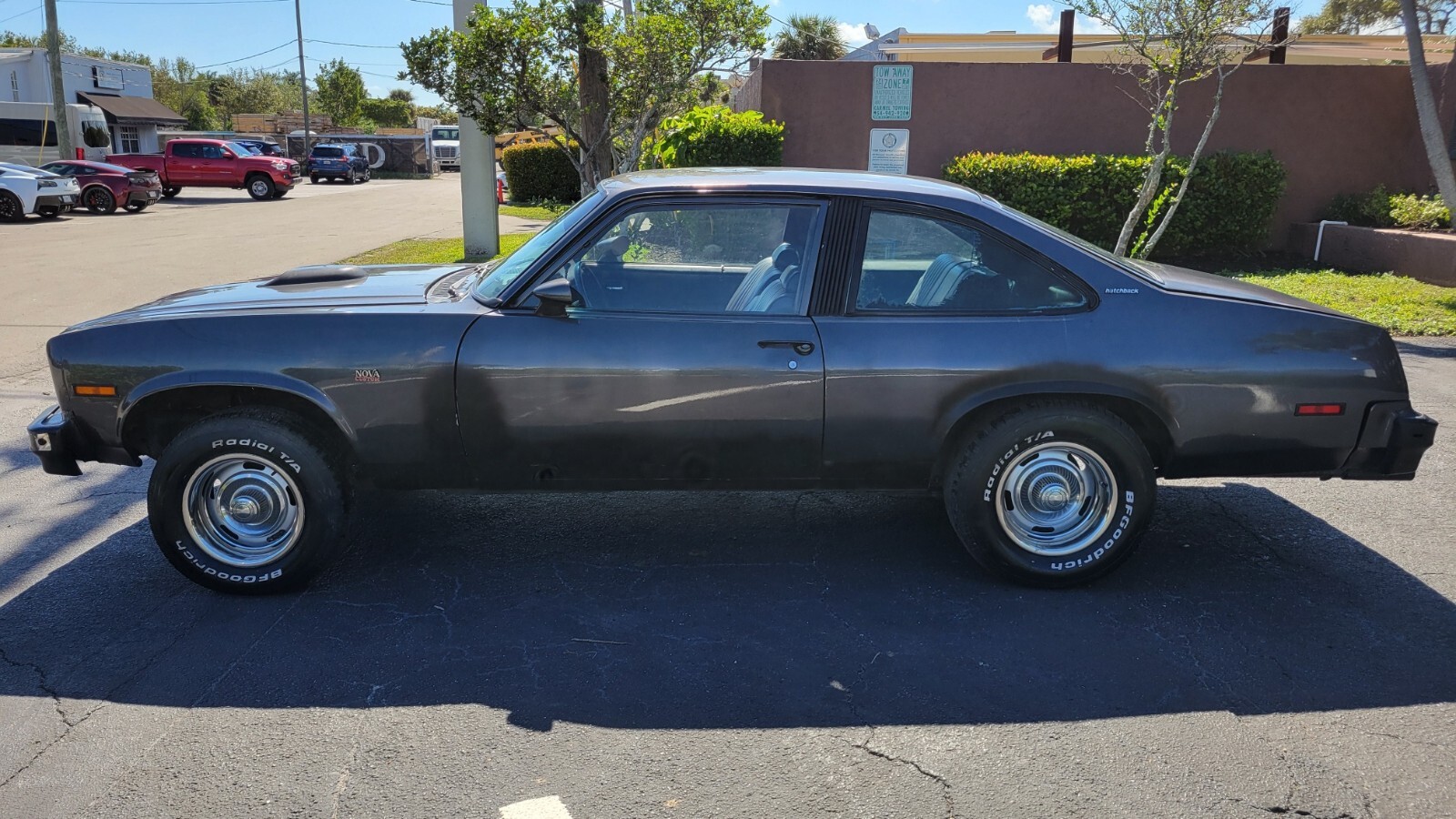 Chevrolet-Nova-1975-Coupe-7