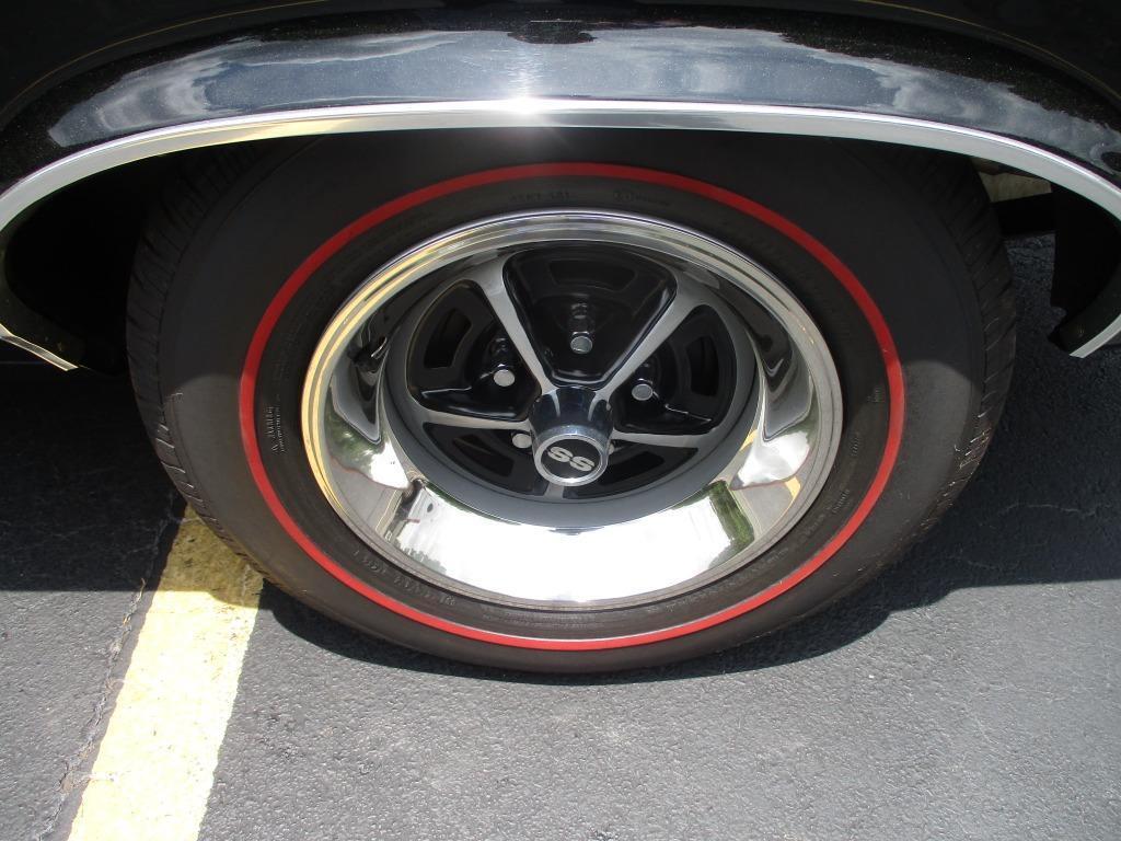 Chevrolet-Nova-Pro-Touring-Resto-Mod-LS-fresh-build-1970-11