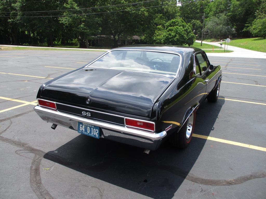 Chevrolet-Nova-Pro-Touring-Resto-Mod-LS-fresh-build-1970-3