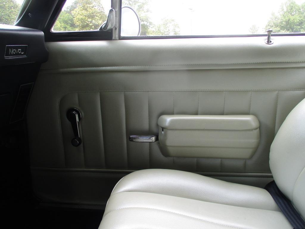 Chevrolet-Nova-Pro-Touring-Resto-Mod-LS-fresh-build-1970-32