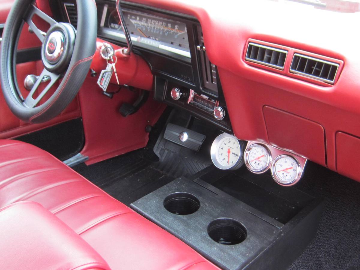 Chevrolet-Nova-concours-1976-custom-8