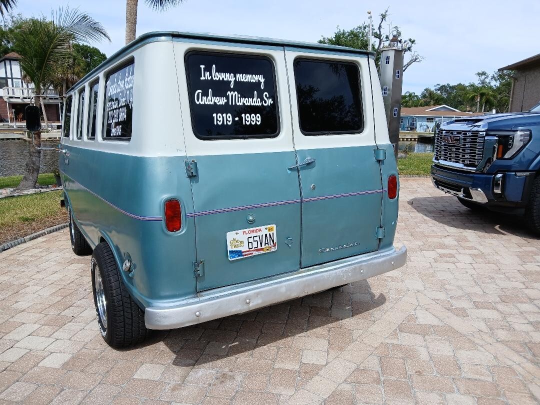 Chevrolet-Other-1965-Extended-Passenger-Van-2