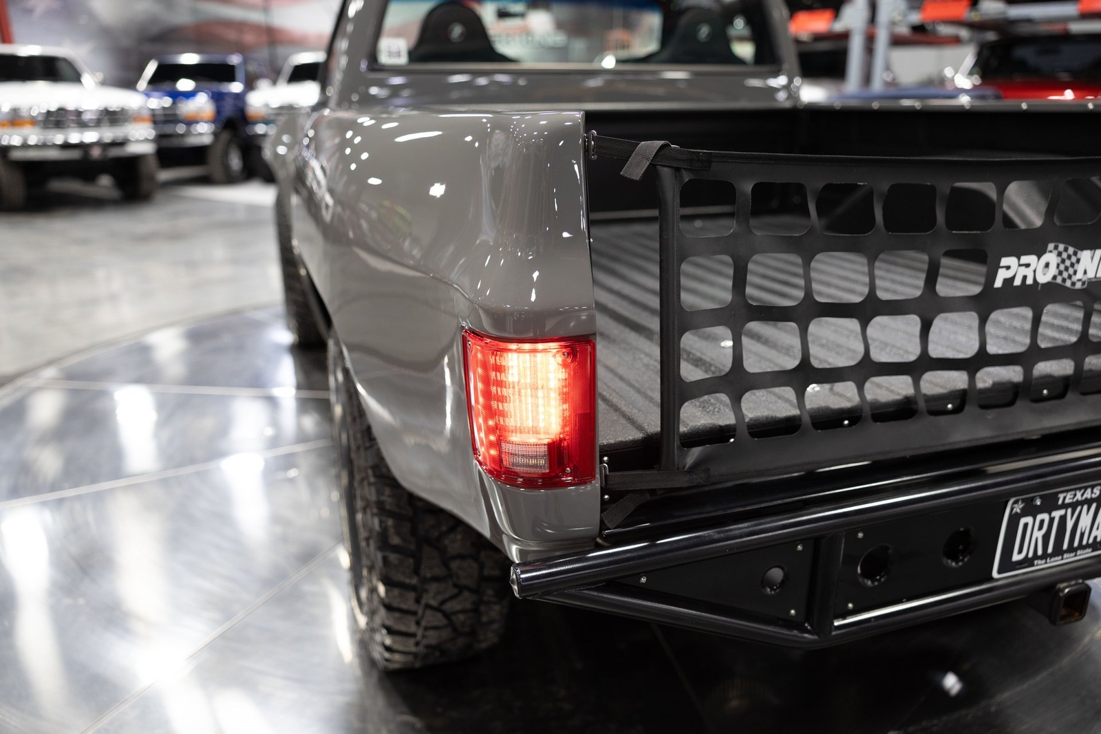 Chevrolet-Other-Pickups-1984-Pickup-Truck-16