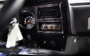 Chevrolet-Other-Pickups-1984-Pickup-Truck-32