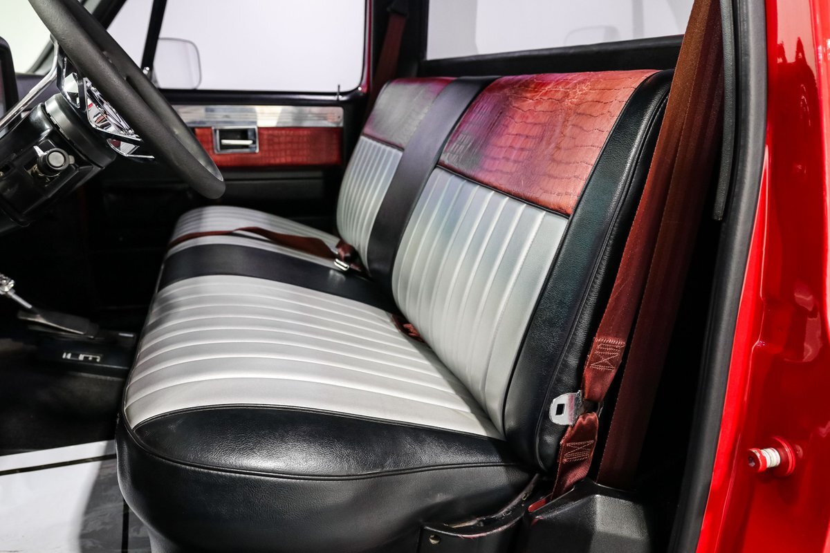 Chevrolet-Other-Pickups-1985-Pickup-Truck-12