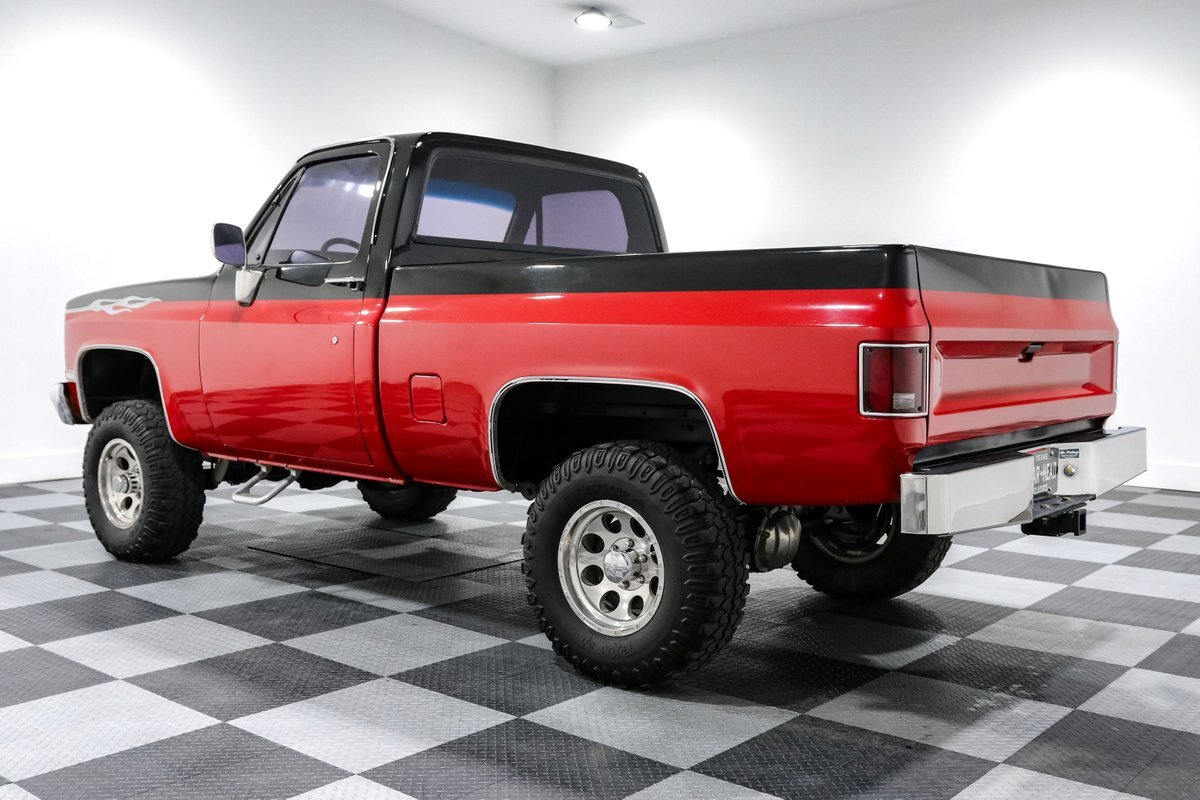 Chevrolet-Other-Pickups-1985-Pickup-Truck-4