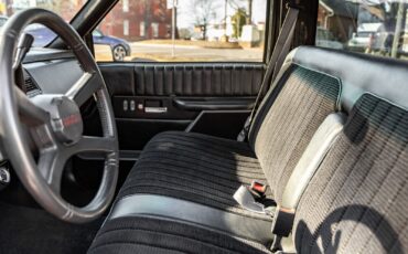 Chevrolet-Other-Pickups-1990-26