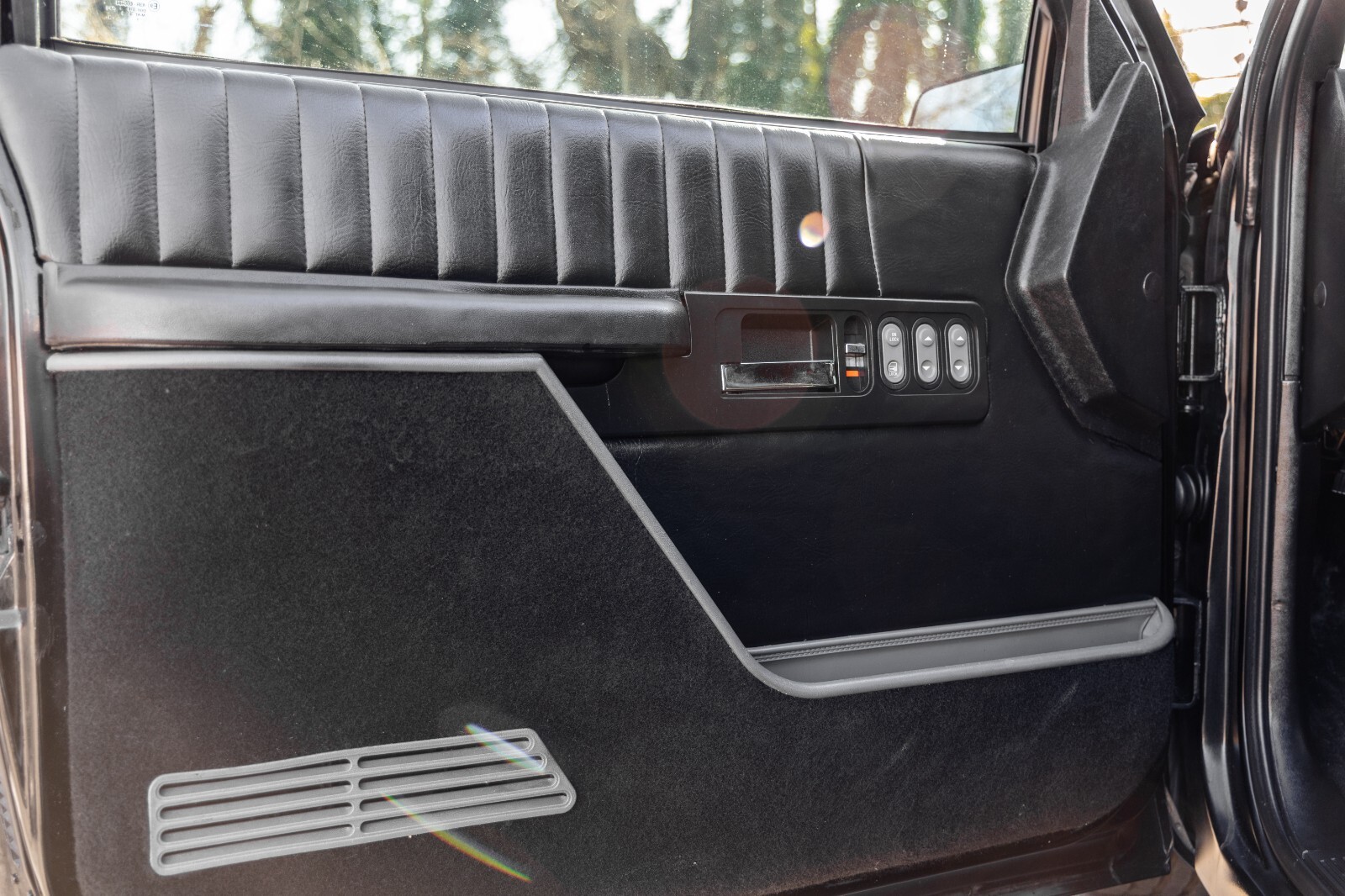 Chevrolet-Other-Pickups-1990-28