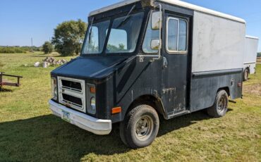 Chevrolet-P10-step-van-1978-black