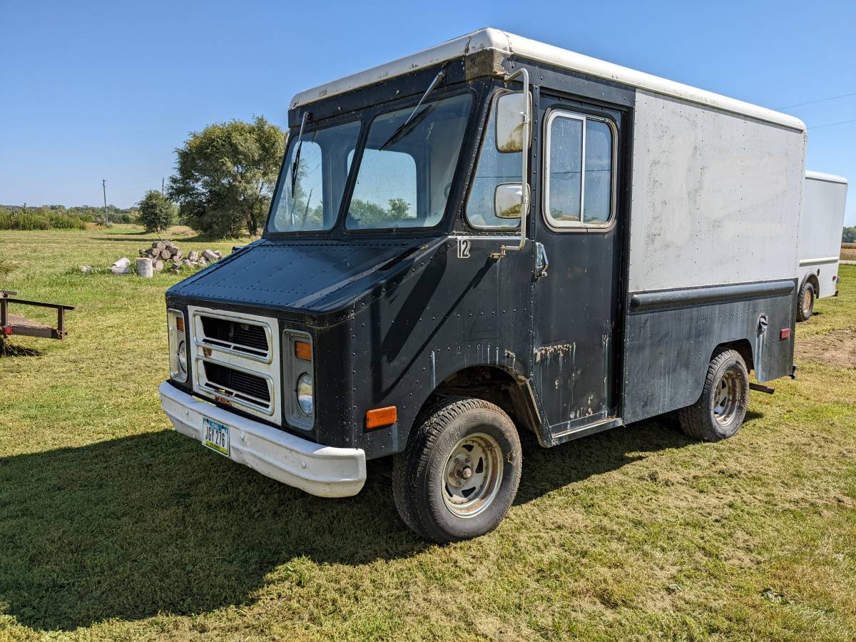 Chevrolet-P10-step-van-1978-black