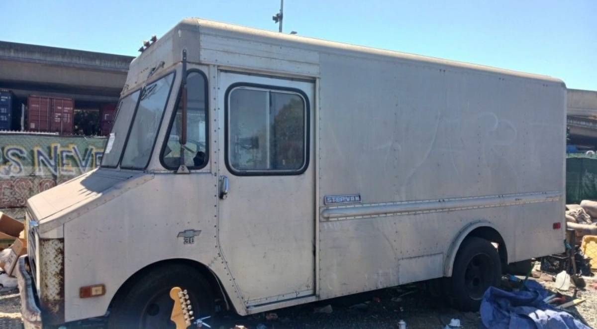 Chevrolet-P30-step-van-1969