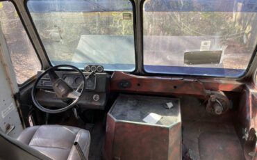 Chevrolet-P30-step-van-1987-black-7
