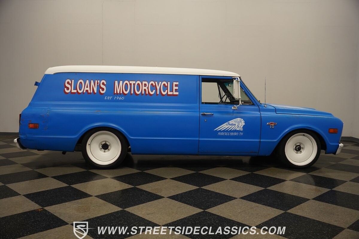 Chevrolet-Panel-Delivery-1968-SUV-17