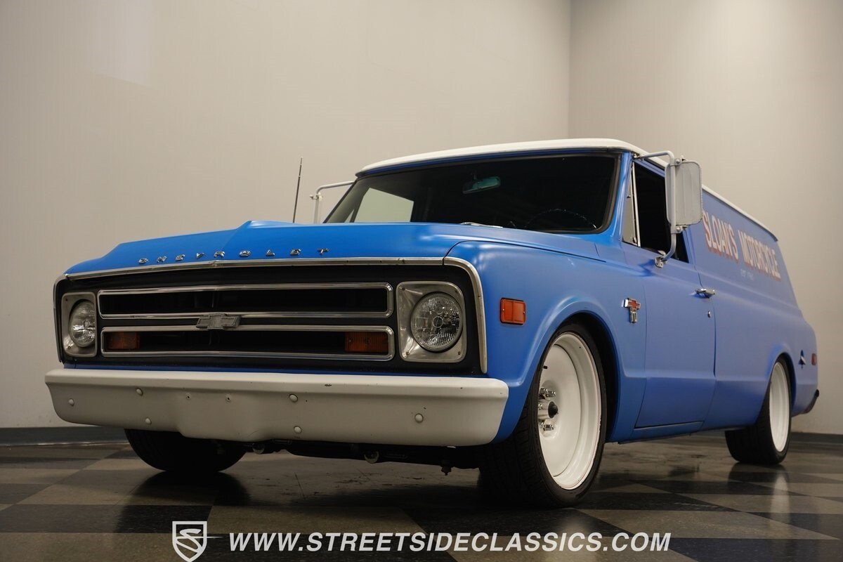 Chevrolet-Panel-Delivery-1968-SUV-25