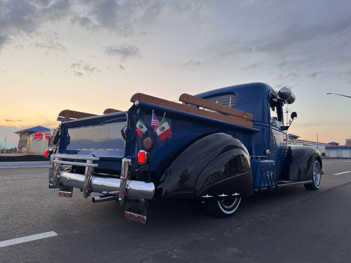 Chevrolet-Pick-up-1946-black-3
