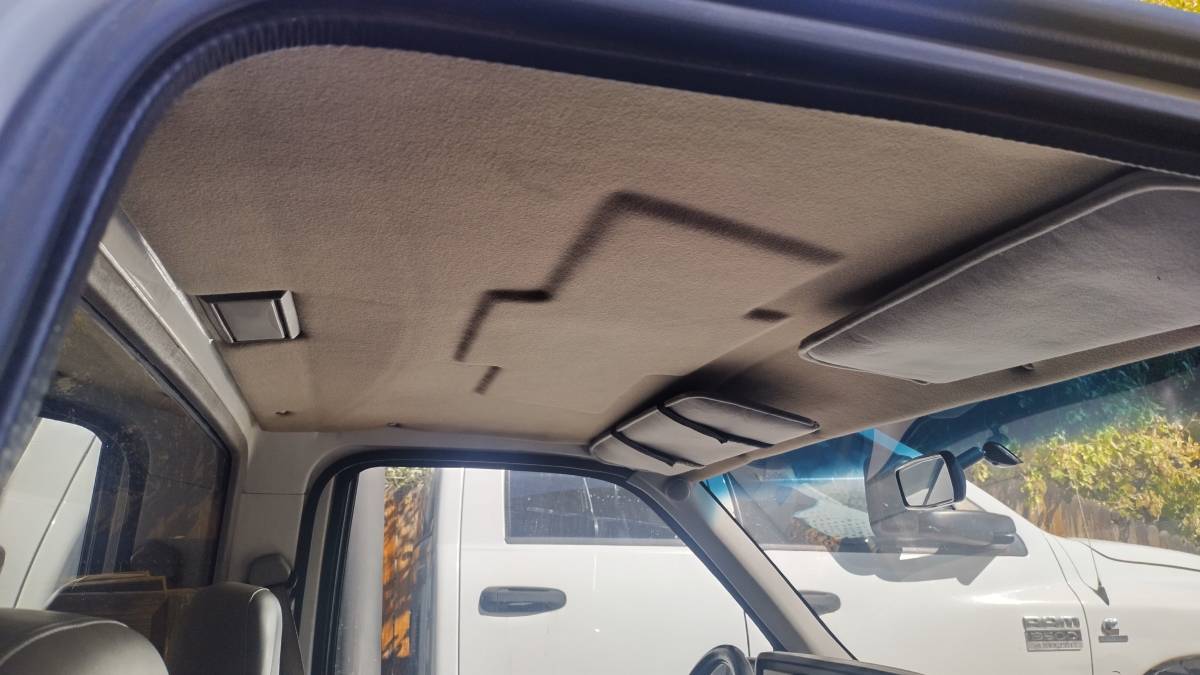 Chevrolet-Pick-up-1992-white-7