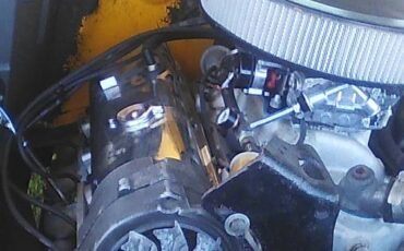 Chevrolet-Rolet-c10-short-wheel-base-1984-yellow-1