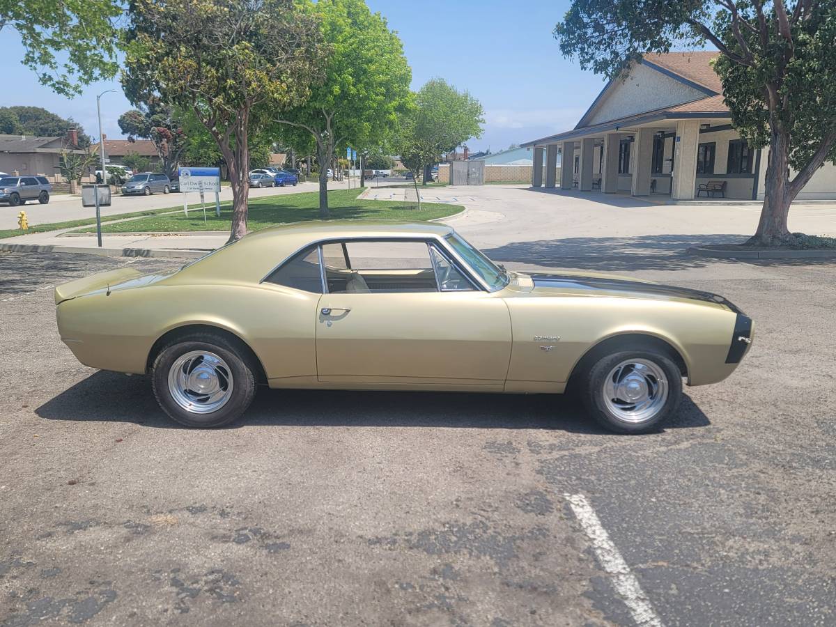 Chevrolet-Rs-camero-1967-custom-6