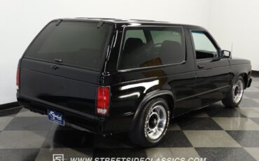 Chevrolet-S-10-1985-SUV-10