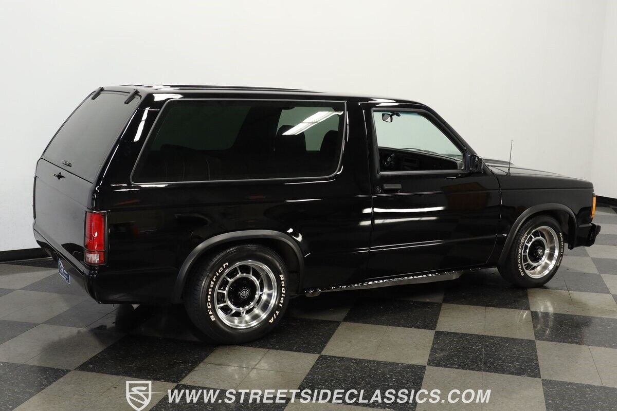Chevrolet-S-10-1985-SUV-11