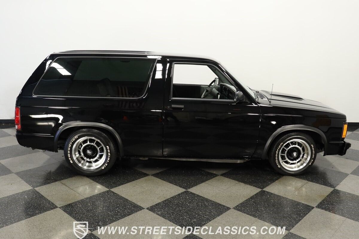 Chevrolet-S-10-1985-SUV-12