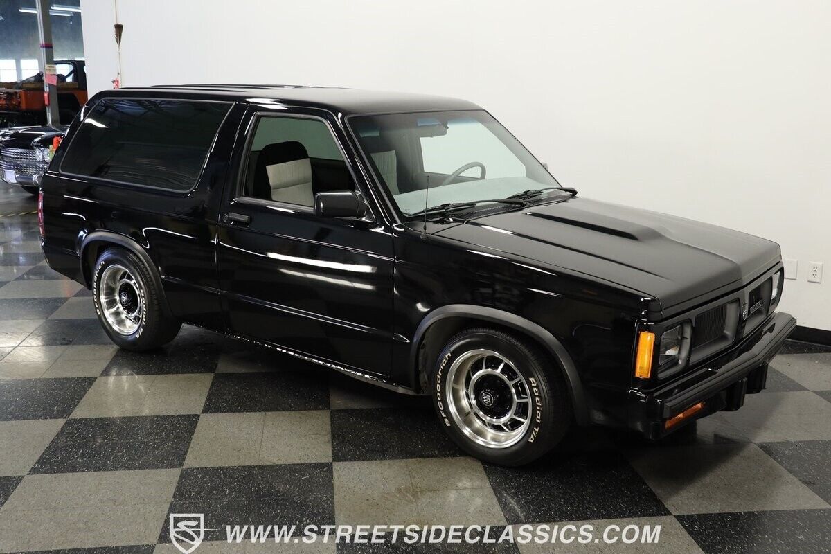 Chevrolet-S-10-1985-SUV-13