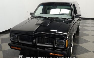 Chevrolet-S-10-1985-SUV-16