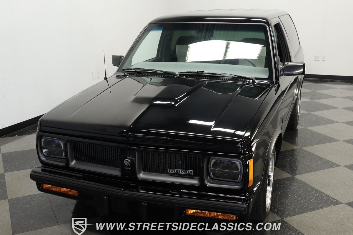 Chevrolet-S-10-1985-SUV-16