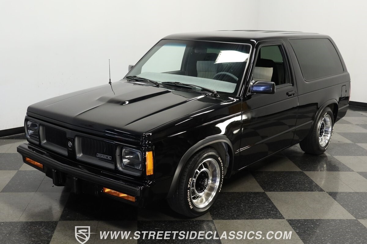 Chevrolet-S-10-1985-SUV-17