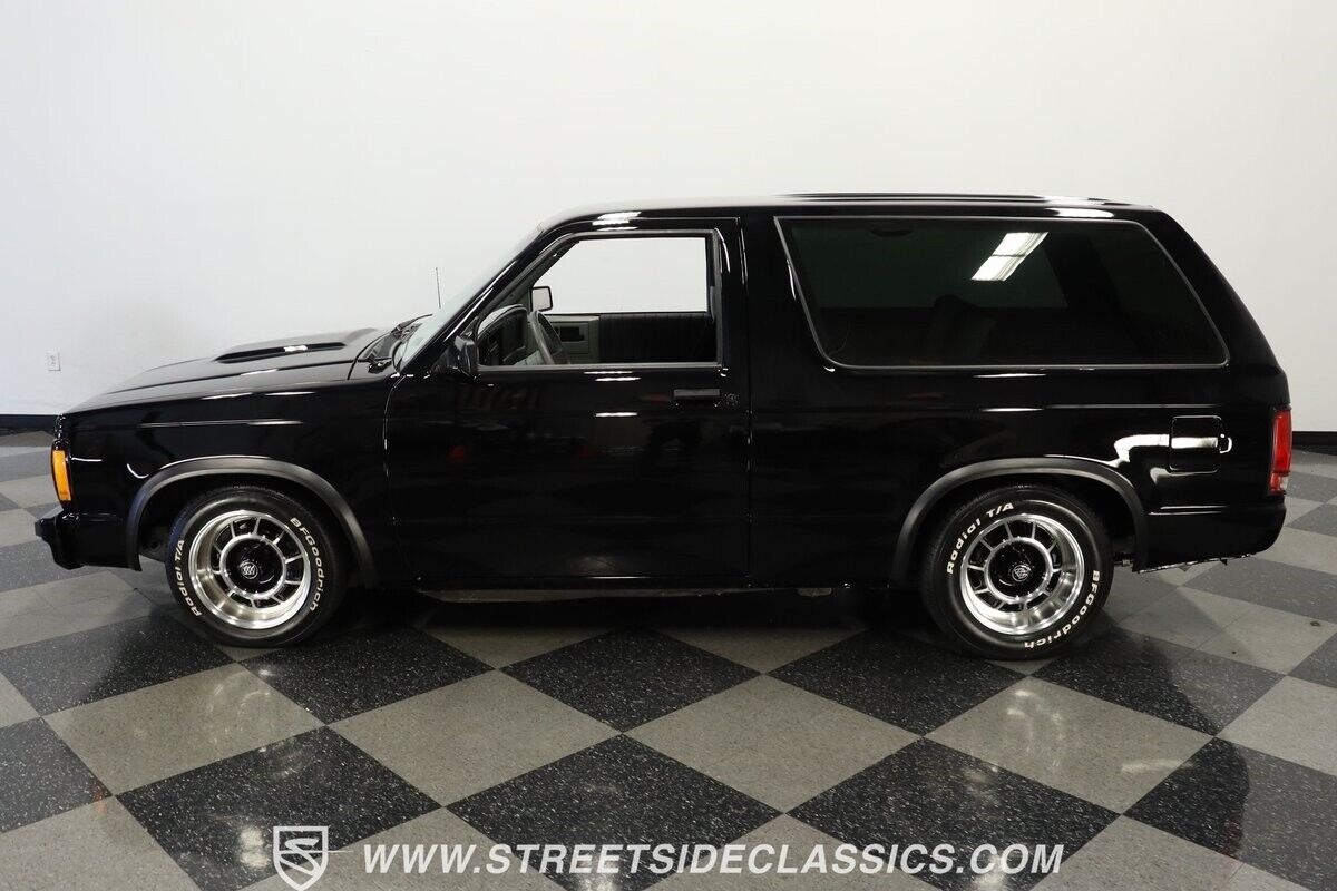 Chevrolet-S-10-1985-SUV-2