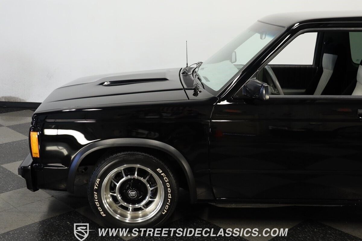 Chevrolet-S-10-1985-SUV-22