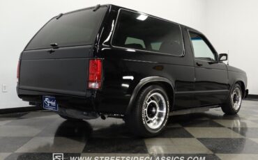 Chevrolet-S-10-1985-SUV-25