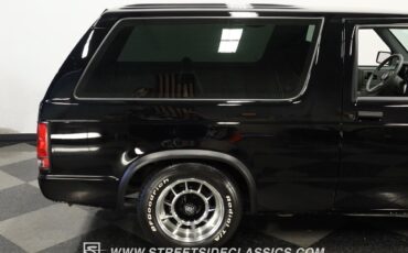 Chevrolet-S-10-1985-SUV-27