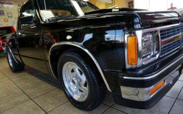 Chevrolet-S-10-1992-Classic-Car-15