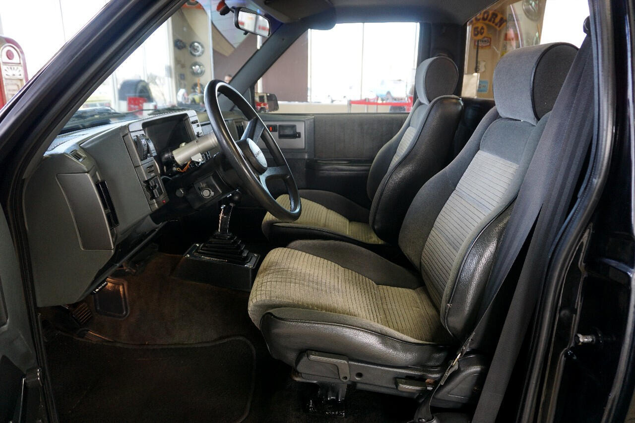 Chevrolet-S-10-1992-Classic-Car-23