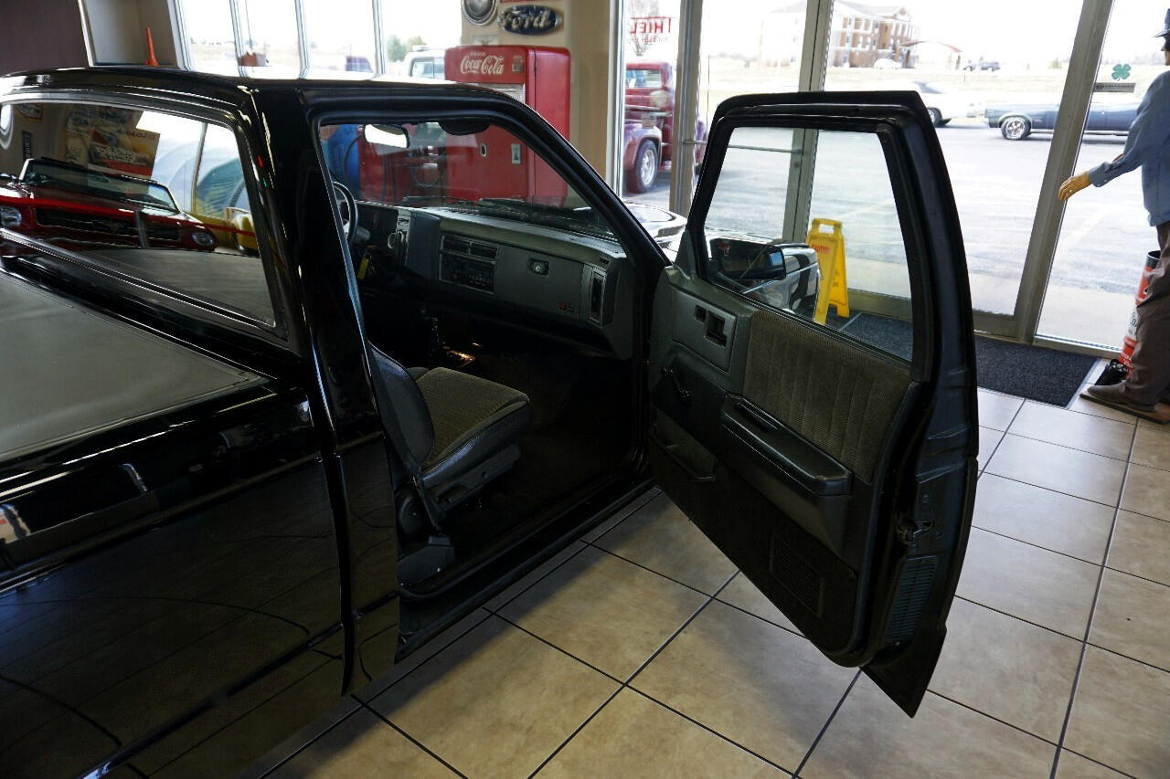 Chevrolet-S-10-1992-Classic-Car-25