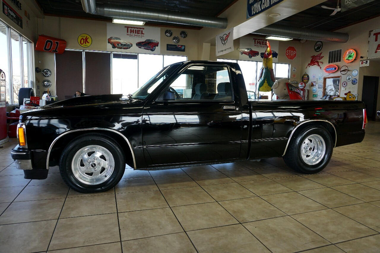 Chevrolet-S-10-1992-Classic-Car-3