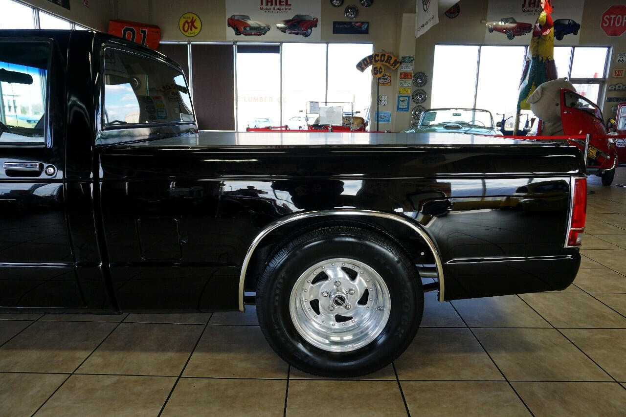 Chevrolet-S-10-1992-Classic-Car-37