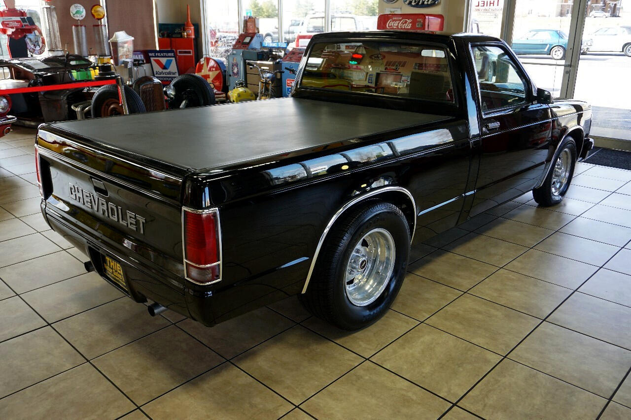 Chevrolet-S-10-1992-Classic-Car-9