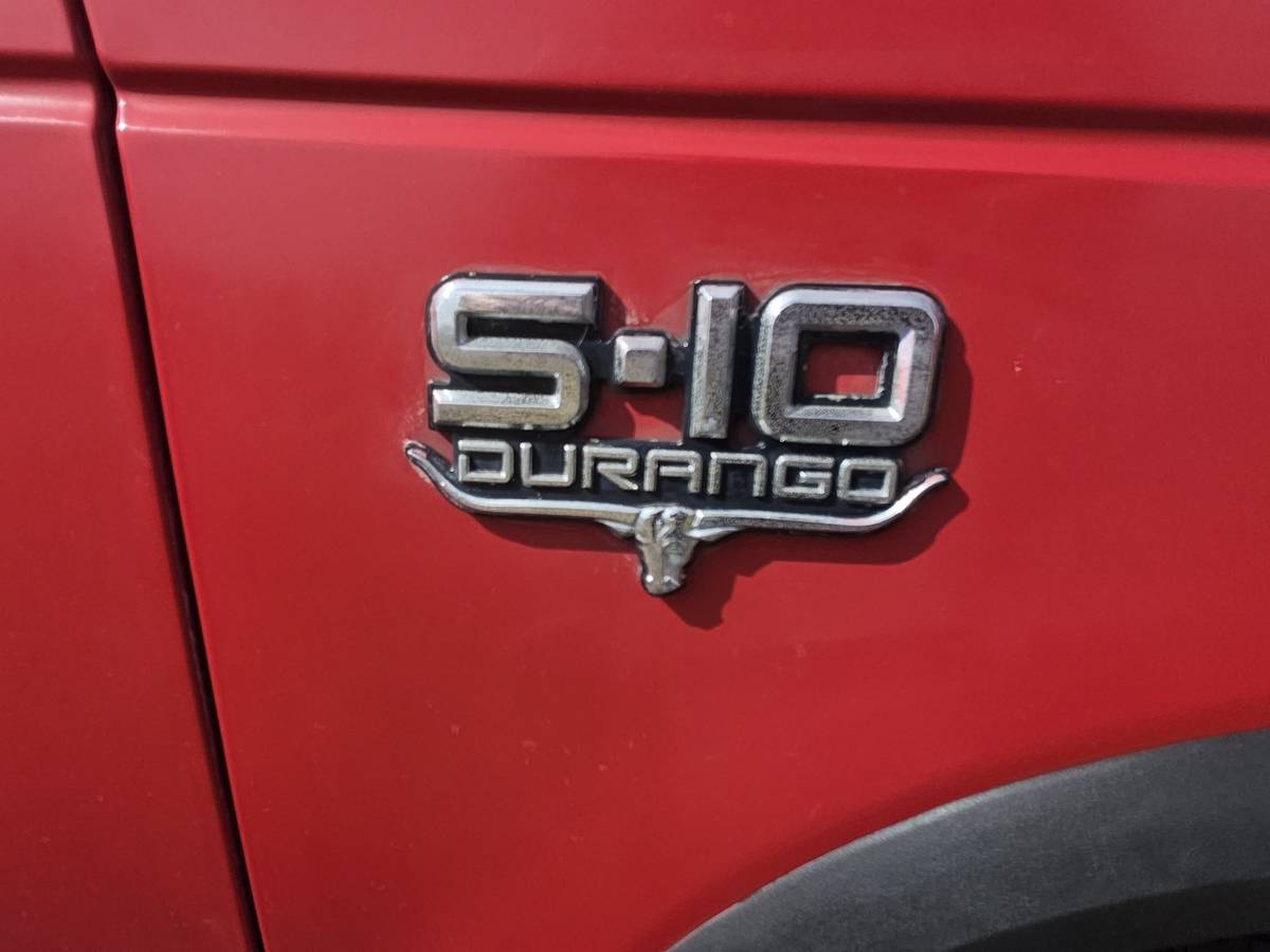 Chevrolet-S-10-pickup-12-ton-1983-red-15