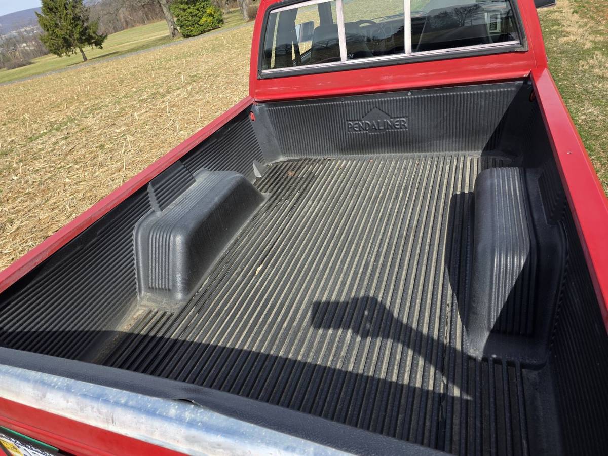 Chevrolet-S-10-pickup-12-ton-1983-red-7