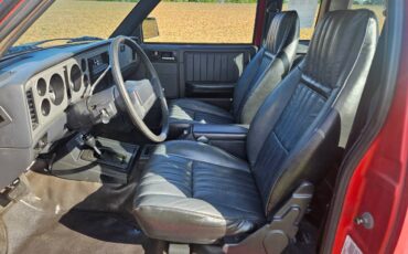 Chevrolet-S-10-pickup-12-ton-1983-red-9