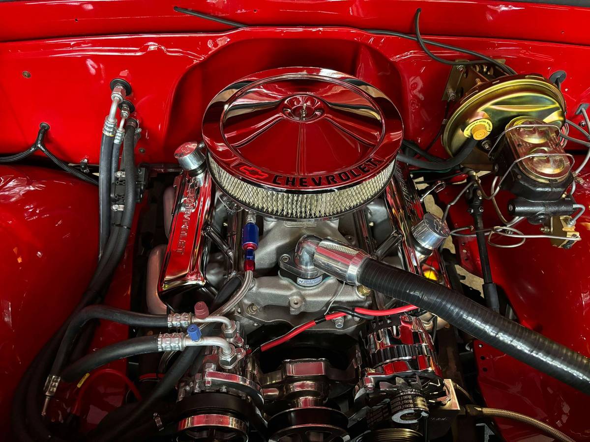 Chevrolet-S-10-pickup-1968-red-12