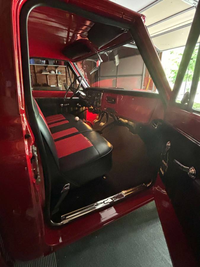 Chevrolet-S-10-pickup-1968-red-19