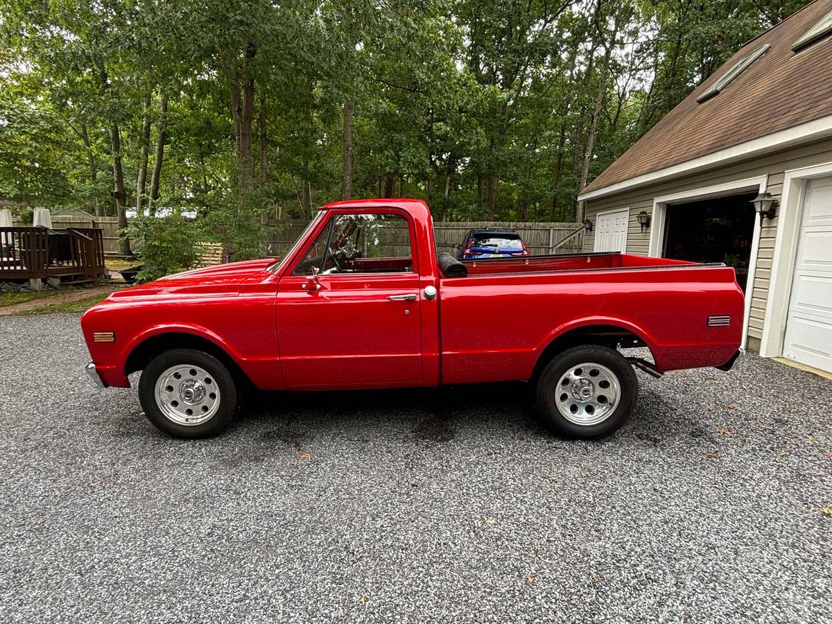 Chevrolet-S-10-pickup-1968-red