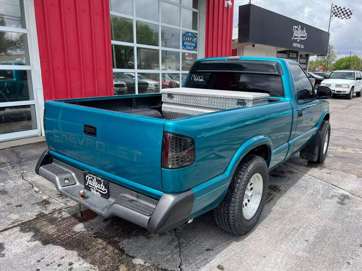 Chevrolet-S-10-pickup-1995-11