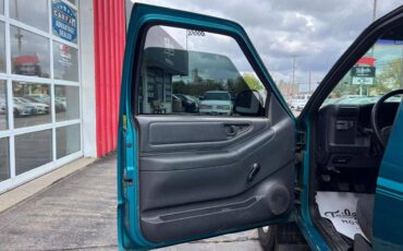 Chevrolet-S-10-pickup-1995-13